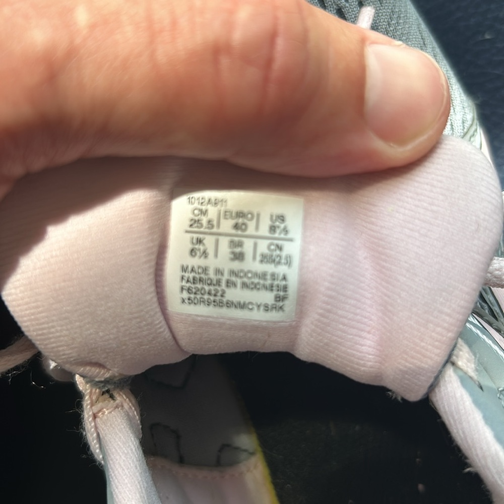 ASICS runners - Picture 4 of 4